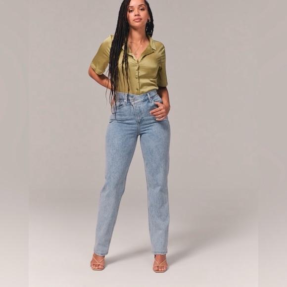 A&F 90’s STRAIGHT HIGH RISE JEANS CROSSOVER WAIST,  Size 28L - Picture 3 of 12